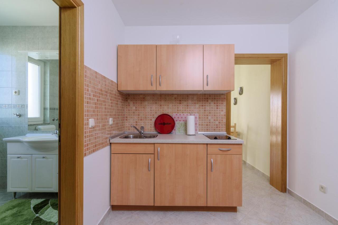 Apartmani Emil Трогир Екстериор снимка