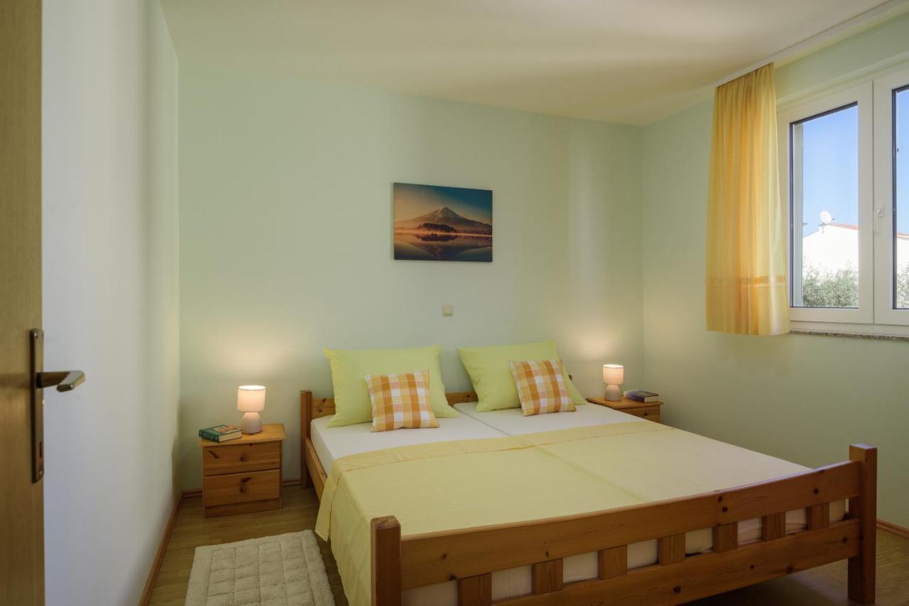 Apartmani Emil Трогир Екстериор снимка