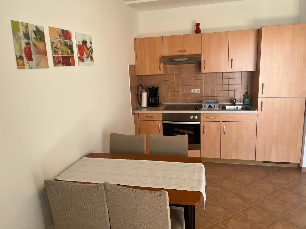 Apartmani Emil Трогир Екстериор снимка