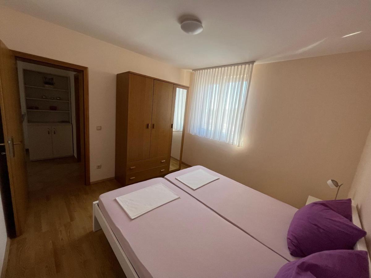 Apartmani Emil Трогир Екстериор снимка