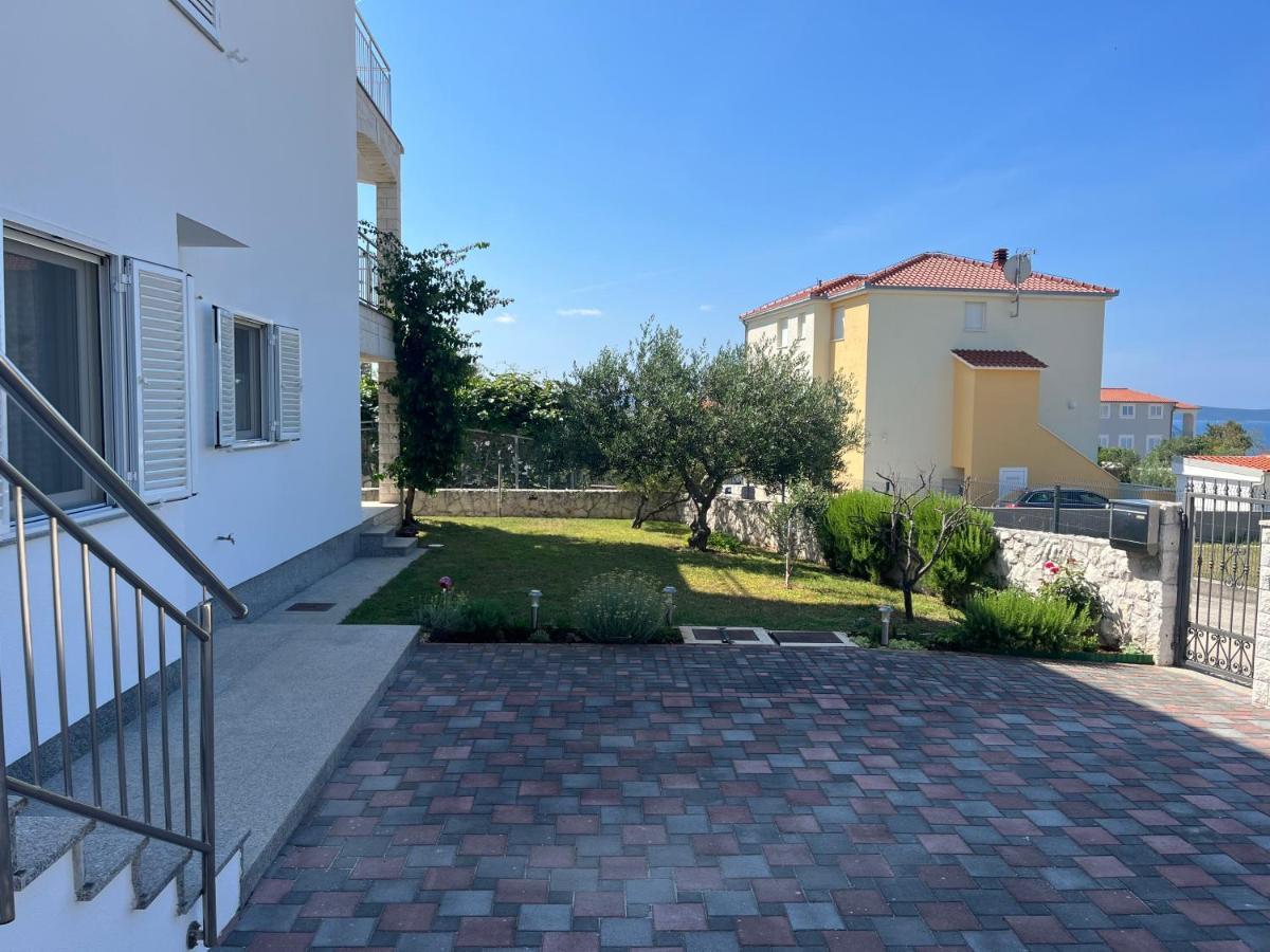 Apartmani Emil Трогир Екстериор снимка