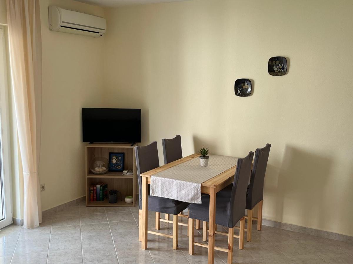 Apartmani Emil Трогир Екстериор снимка